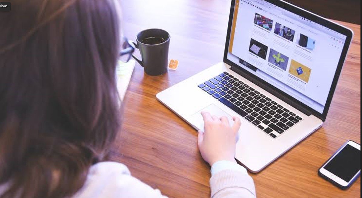 Decoding the Digital Reading Era